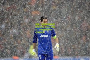 邮报，多家俱乐部有意埃利奥特，但未正式报价，利物浦坚持4500万镑标价