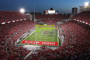 赛场手势引热议，球员无意之举掀起规则解读浪潮